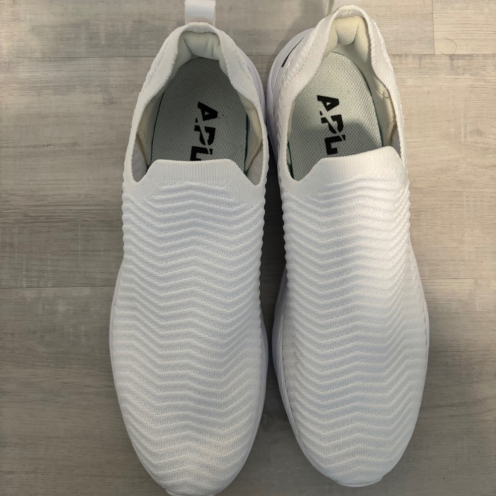 APL Techloom Traveller